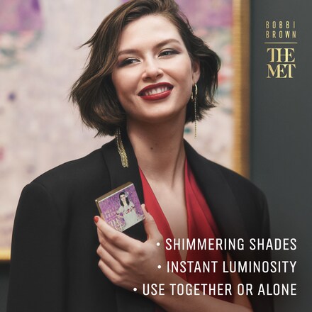 Bobbi Brown x The Met Brightening Blush